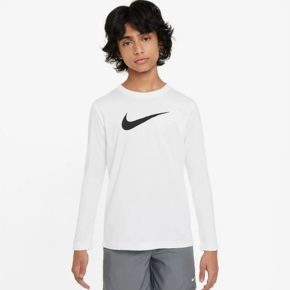 Nike Swoosh Legend Long Sleeve!